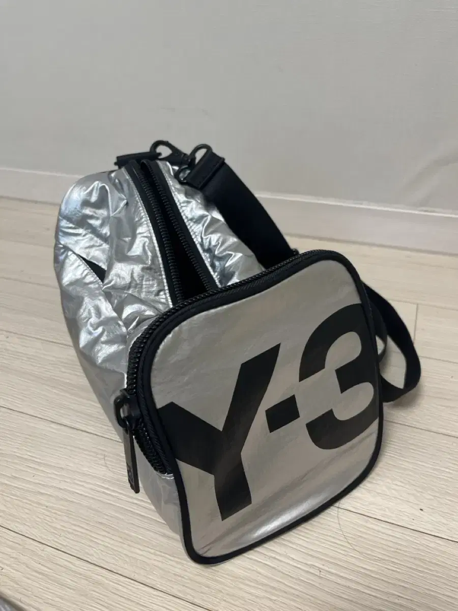 Y-3 실버 숄더백